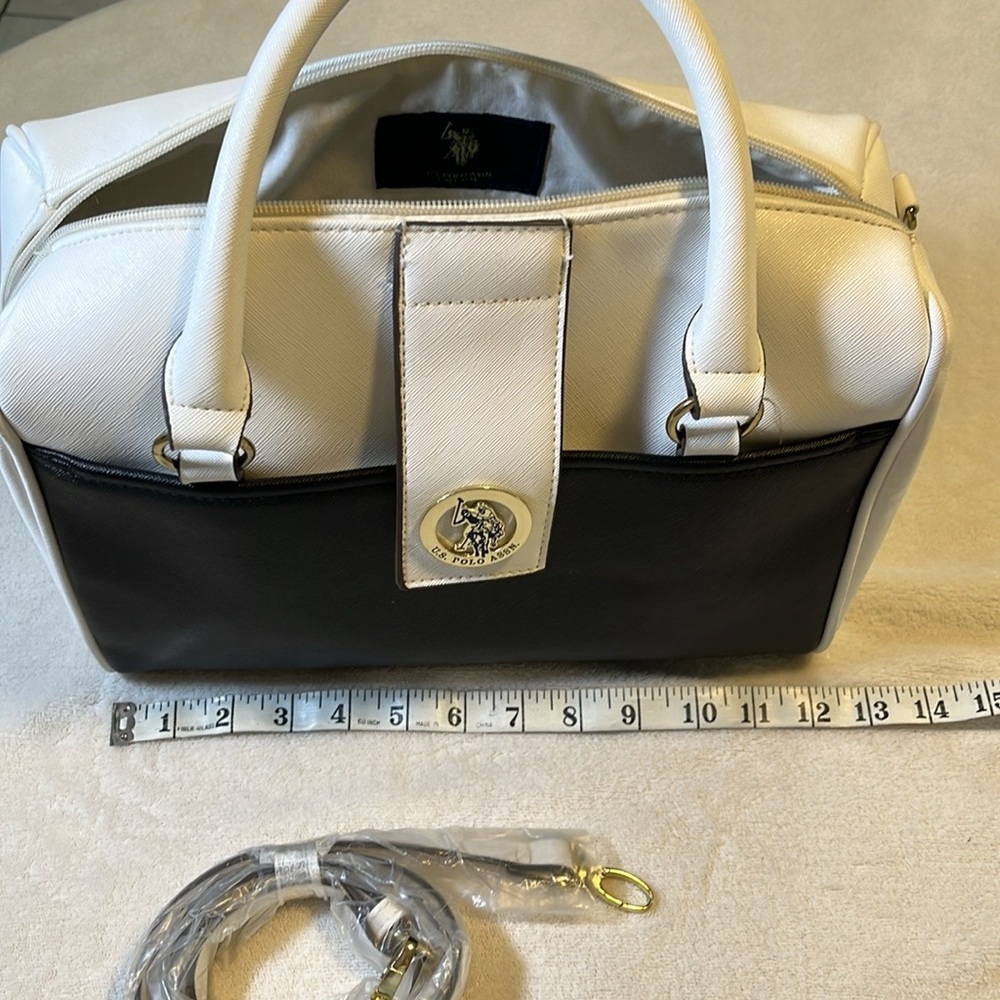 Chic Black and White Satchel/ cross body - Picture 5 of 8